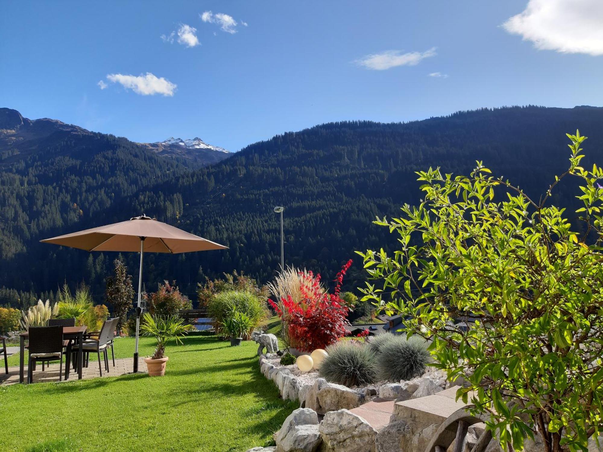 Apartment Haus Adrian Wald am Arlberg Zimmer foto
