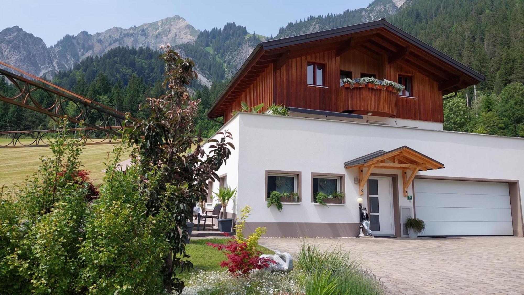Apartment Haus Adrian Wald am Arlberg Exterior foto